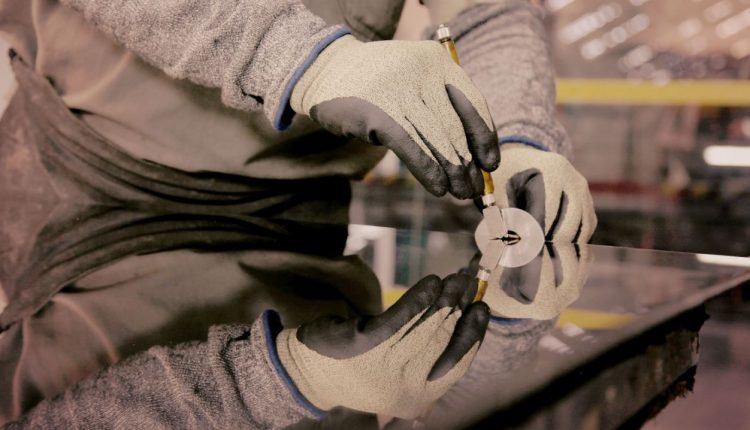 Em webinar gratuito, DuPont testará luvas de proteção do trabalhador