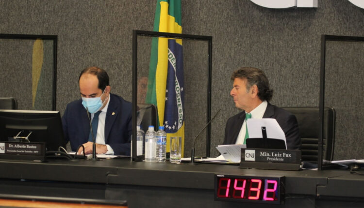 MPT e CNJ assinam cooperação técnica para promoção do trabalho decente no sistema prisional