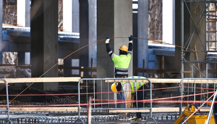ENEL alerta para acidentes em obras e reformas e dá dicas de segurança