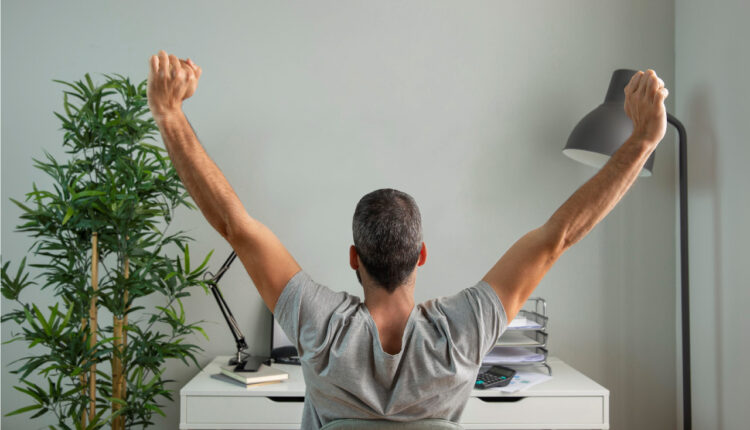 Lesão antes conhecida apenas em atletas tem afetado profissionais em home office
