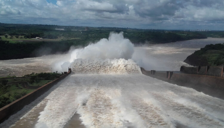 Usina de Itaipu substitui sistemas de proteção de transformadores