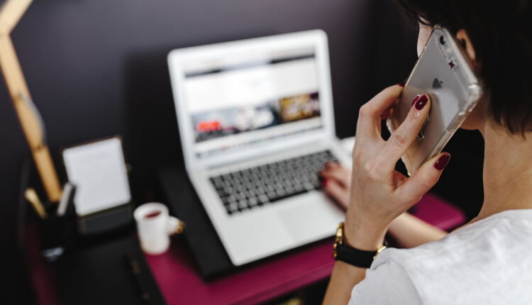 Nos EUA, sete em cada dez trabalhadores desejam trabalho híbrido