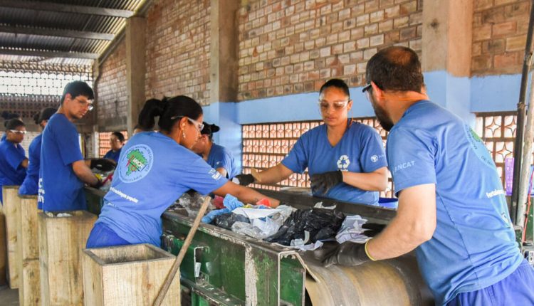 Condições de trabalho refletem na saúde dos catadores e exige mais ações de educação ambiental - Revista Cipa