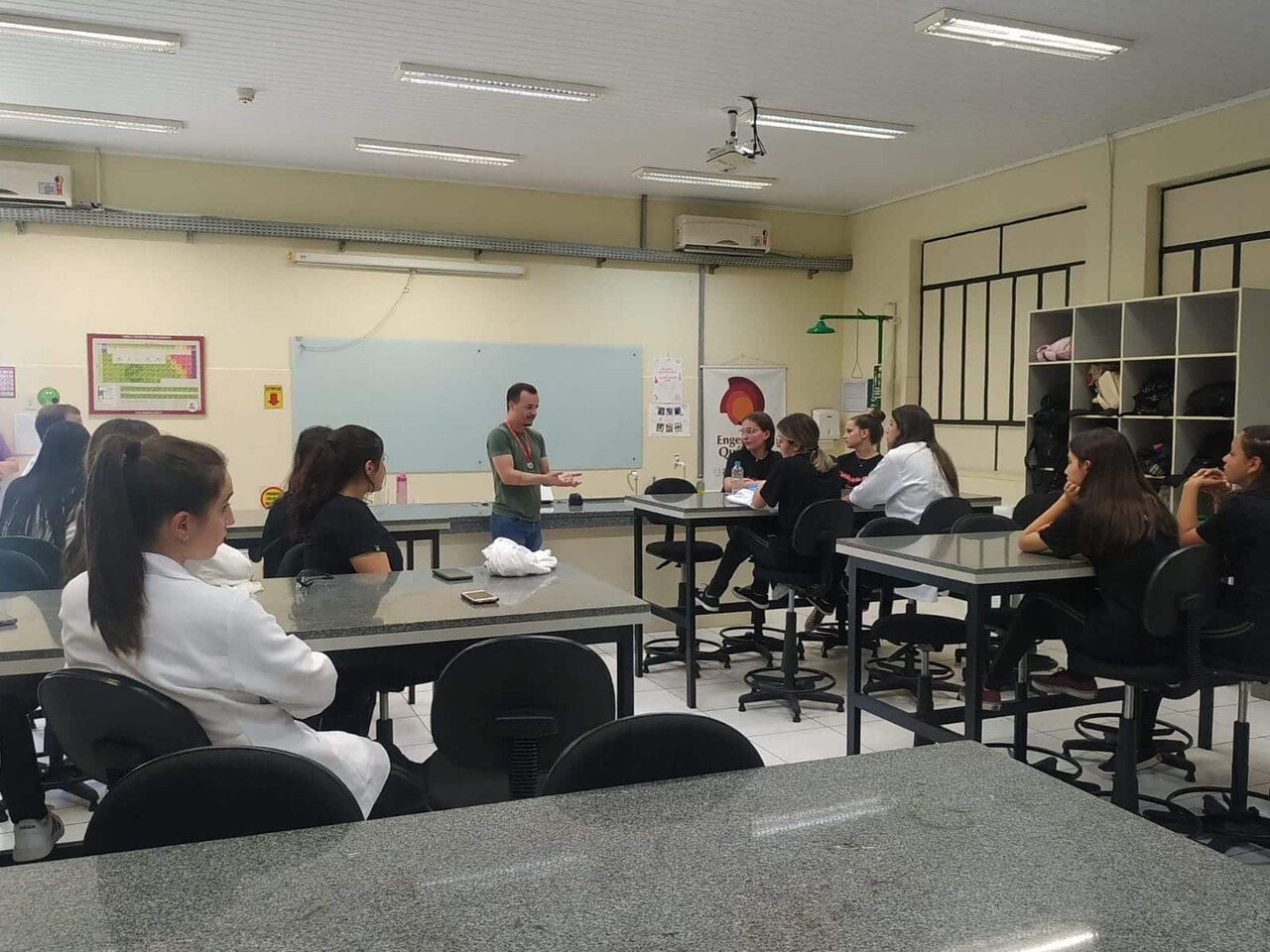 Estudantes de colégio em SC recebem treinamento para uso de EPI - Revista Cipa