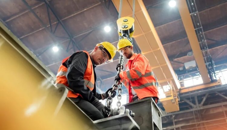 Profissionais que atuam na Segurança do Trabalho garantem um ambiente saudável, afirmam especialistas - Revista Cipa