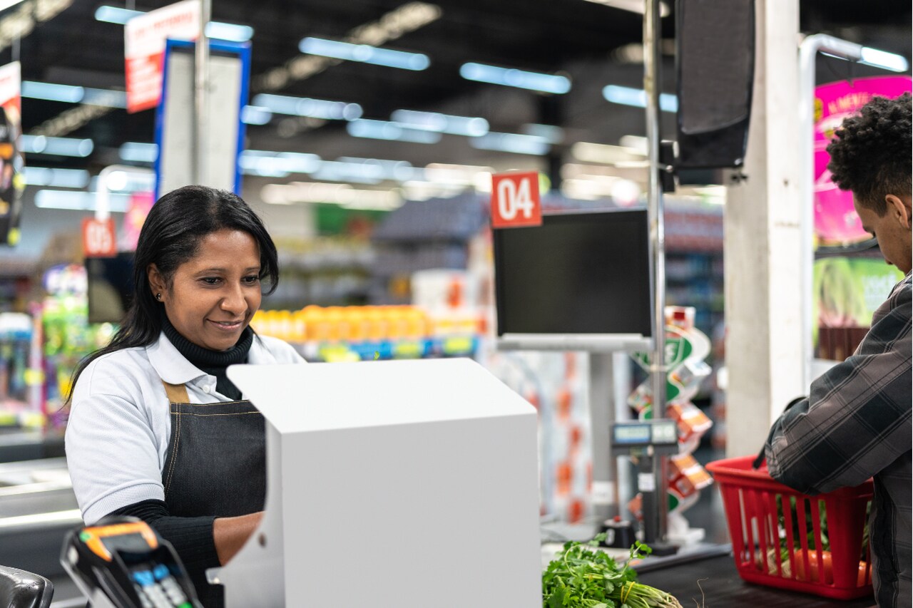Supermercados investem em modernização como estratégia para segurança no trabalho - Revista Cipa