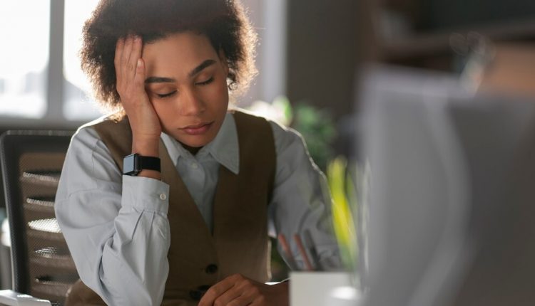 Especialistas alertam que adoecer no trabalho também é considerado acidente - Revista Cipa