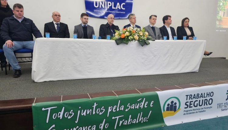 Saúde do trabalhador no cultivo de maçã é tema de debate no SC - Revista Cipa