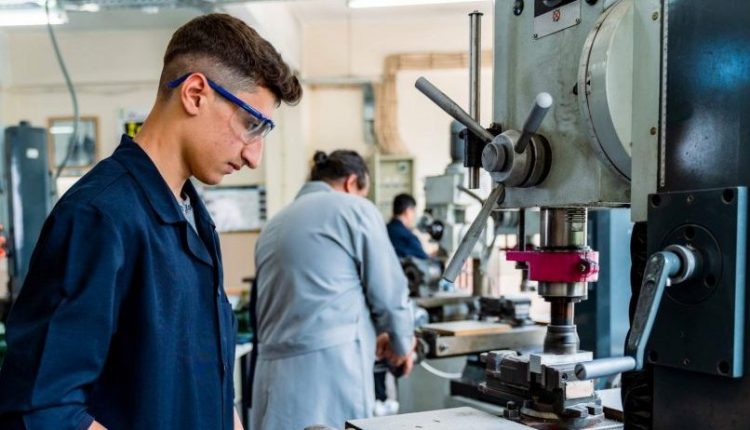 SST voltada para jovens proporciona um trabalhador mais consciente - Revista Cipa