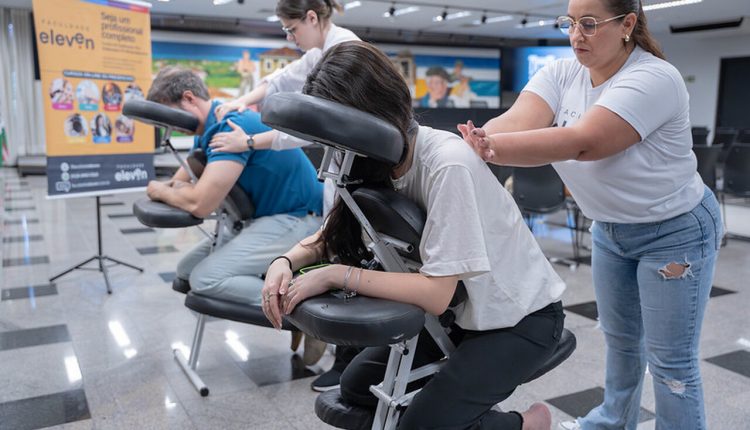 Autoacalmar-se a dinâmica que ajudou os servidores da Câmara de Curitiba a lidar com o estresse no trabalho em 2024 - Revista Cipa