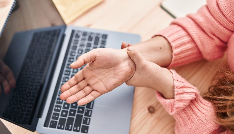 O impacto invisível das LERDORT na saúde mental do brasileiro - Revista Cipa