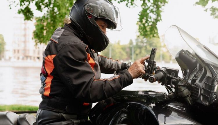 Polêmica sobre serviços de mototáxi descortina a realidade de trabalhadores que usam moto como meio de sobrevivência - Revista Cipa